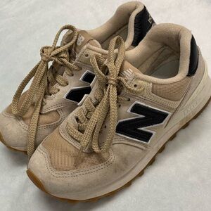 New Balance Tennis Shoes